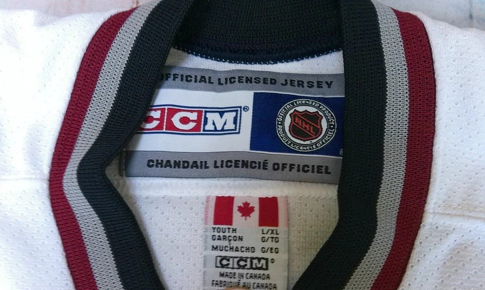 温哥华加人队CCM青少年L/XL曲棍球球衣白色Orca标志加拿大制造 — 第 2/4 张图片