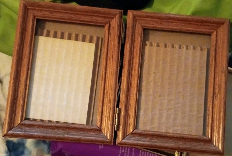Vintage 5x7" Solid Oak Wood Bifold Hinge Picture Photo Frame w Glass