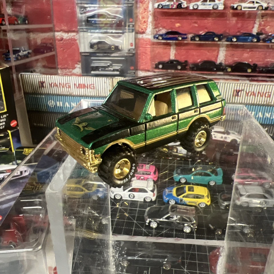 Hot Wheels Range Rover, Final Run Retiring Model, Green, Mint - Image 3 of 4