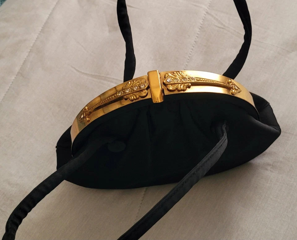 De colección - Años 50 - Después de cinco - Bolso sin asas de noche satinado negro adorno dorado con monedero Foto 2 de 4
