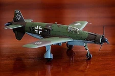 HobbyBoss Dornier DO335 Pfeil Heavy Fighter - Plastic Model Airplane Kit - 1/72