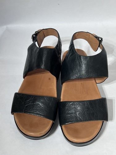Gentle Souls by Kenneth Cole Lori Black 
