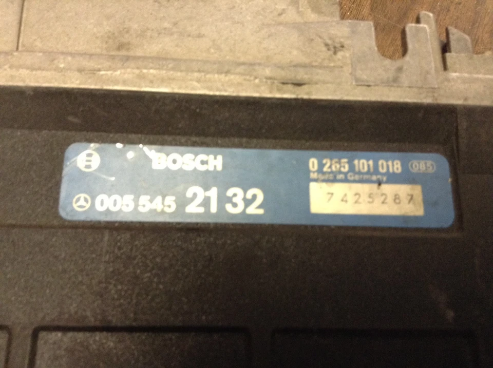 84 85 86 87 Módulo de control de chasis eléctrico ABS Mercedes Benz 300D 190D 300E Foto 2 de 3