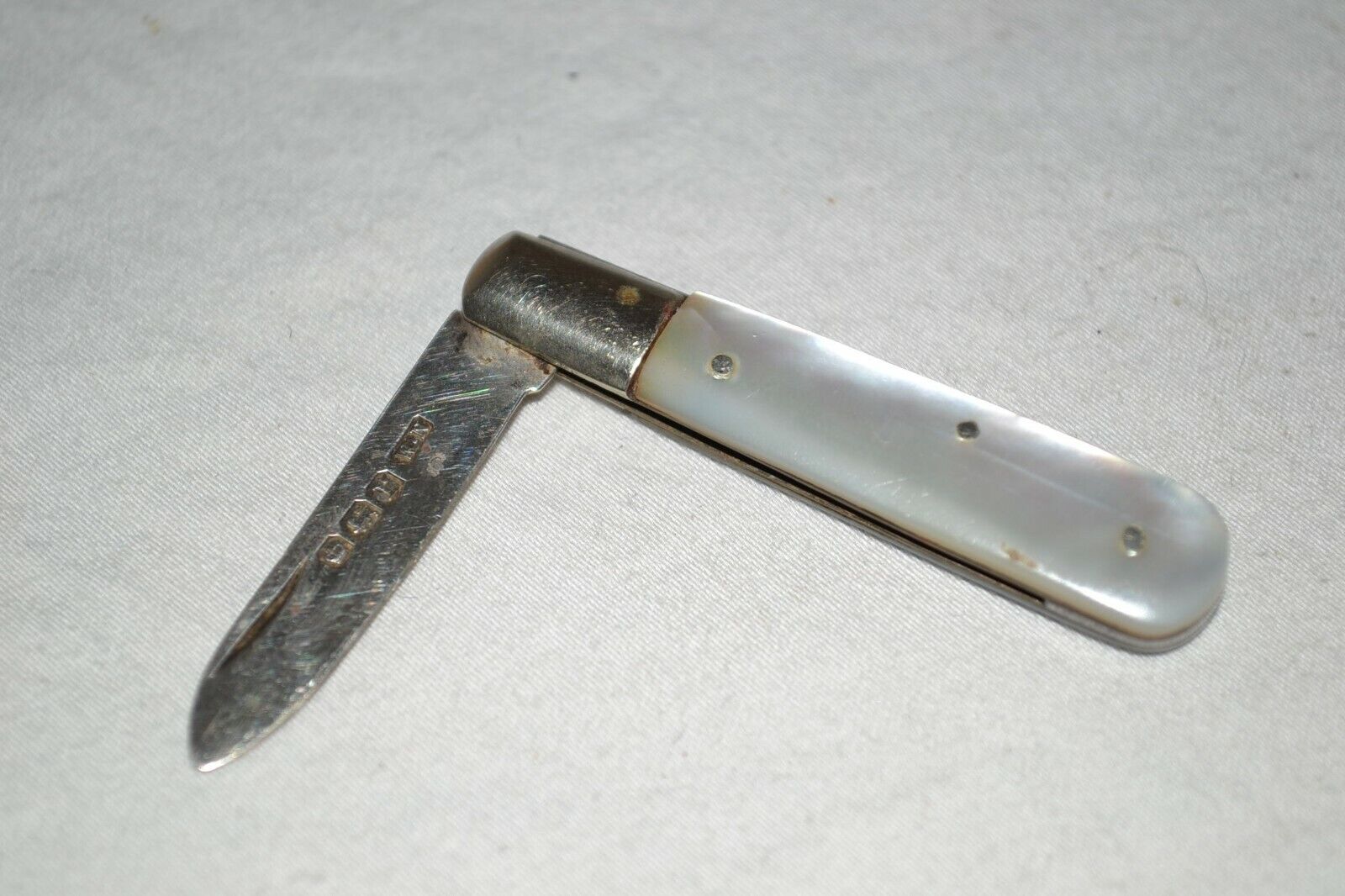 1909 ANTIQUE ENGLISH STERLING SILVER FOLDING POCKET FRUIT KNIFE MOTHER OF PEARL