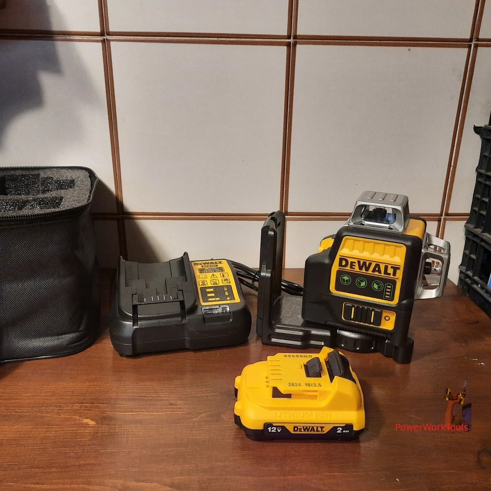 Set Livella Laser 3X360° + Treppiede 1.5m + Occhiali  + Scheda Target - Immagine 2 di 4