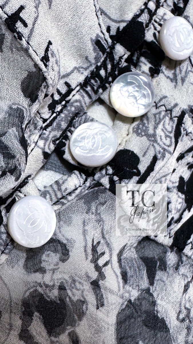 CHANEL トップス CHANEL 03S Ivory Black CC Logo Silk Tops Tunic 36 38 US4 6