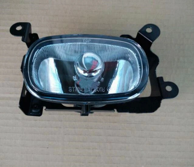 Conjunto de luces antiniebla delanteras izquierda y derecha 2003-2006 para Mitsubishi Outlander Foto 3 de 4
