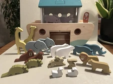 Tender Leaf Noah’s Ark ~ Wooden Toy w/Animals, Religious, Bible Story~See Note