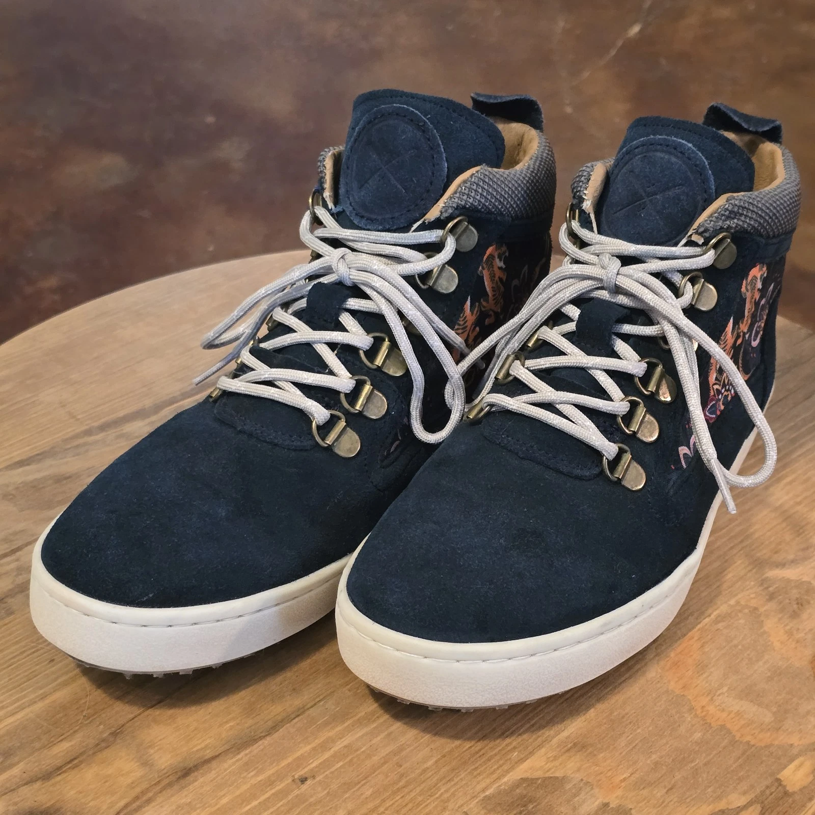 Inkkas Yuuki Camping Boots Women’s 8 Men’s 6 Black Suede Floral High Top Shoes