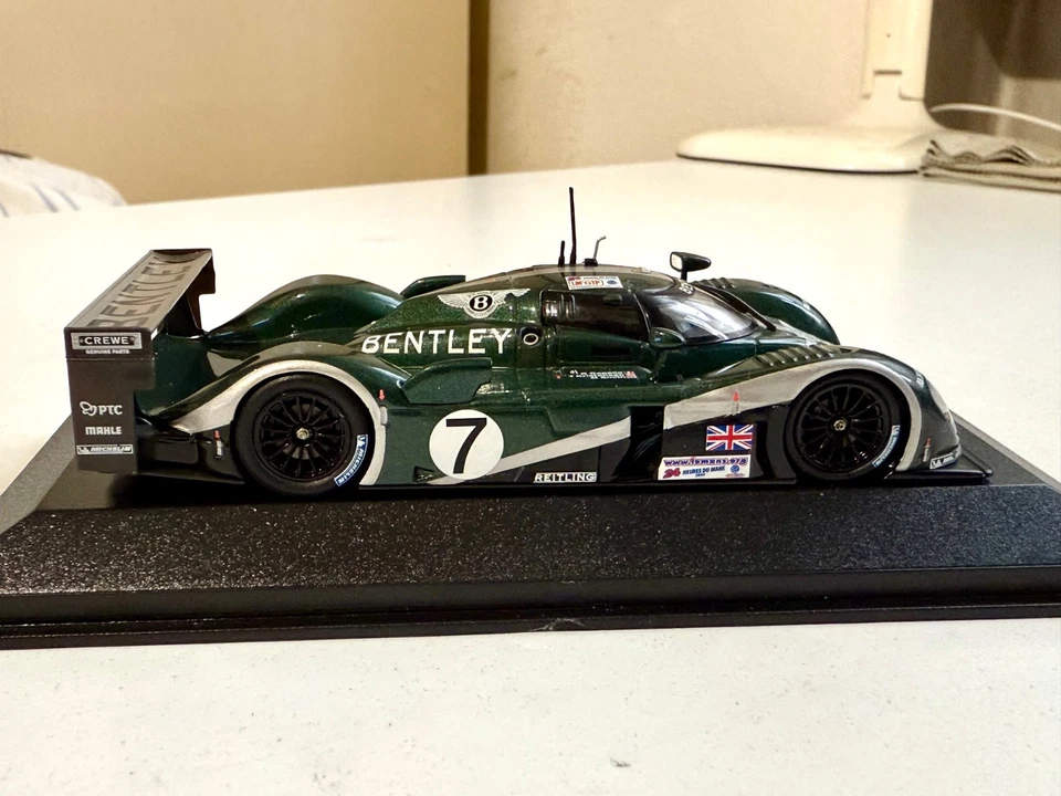 MINICHAMPS 400031307 BENTLEY SPEED 8 WINNER LE MANS 2003 1/43 - Immagine 3 di 4