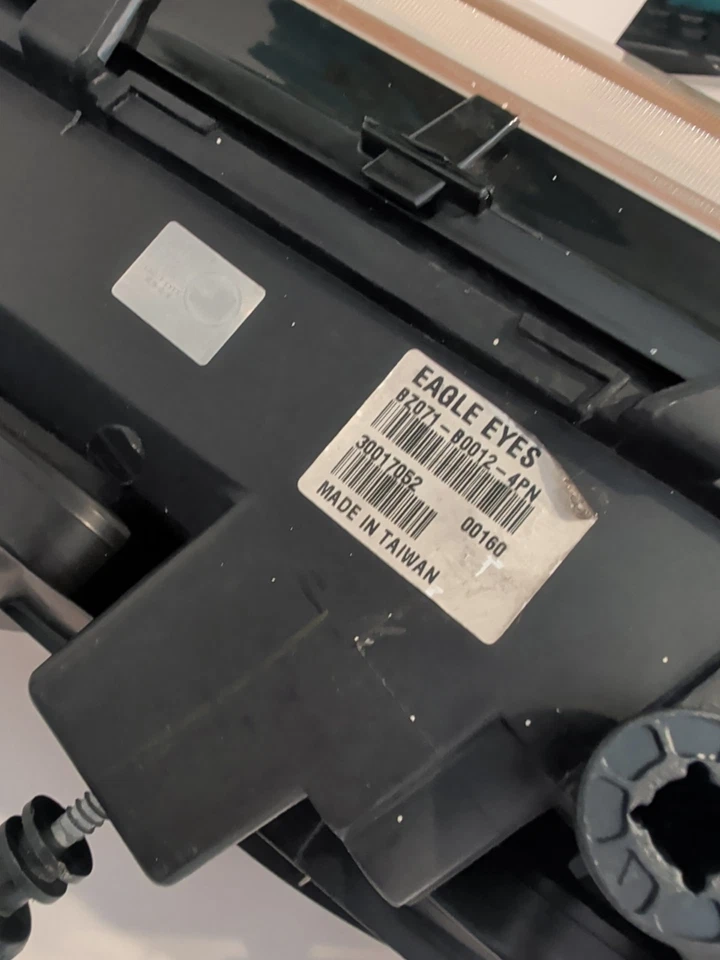 Conjunto de faros para conductor lado izquierdo Mercedes Benz C-230 1999 usados OEM  Foto 4 de 4