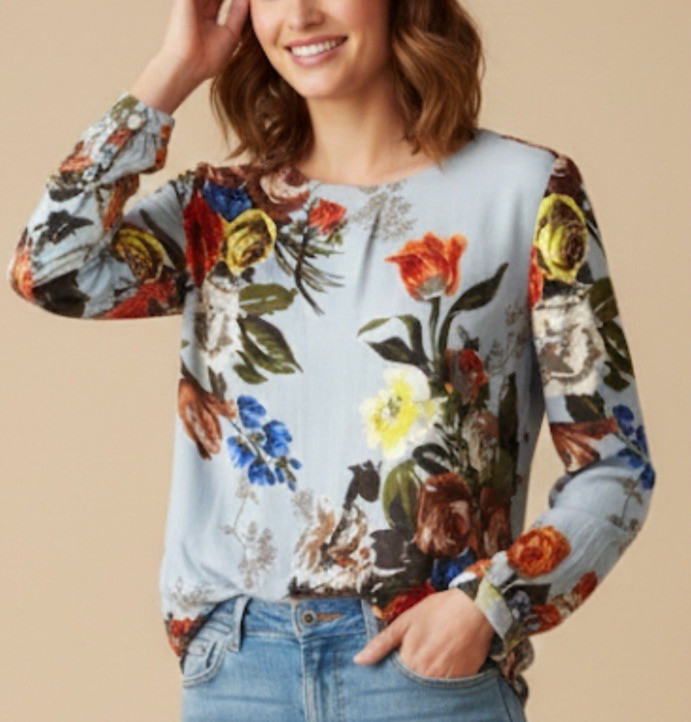 Boden Blue Floral Long Sleeve Blouse Size 8 Buttons on the Back Cottage Romantic