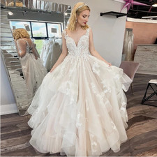 Elegant Wedding Dresses Ruffles Lace Appliques A-line Floor Length Bride Gowns