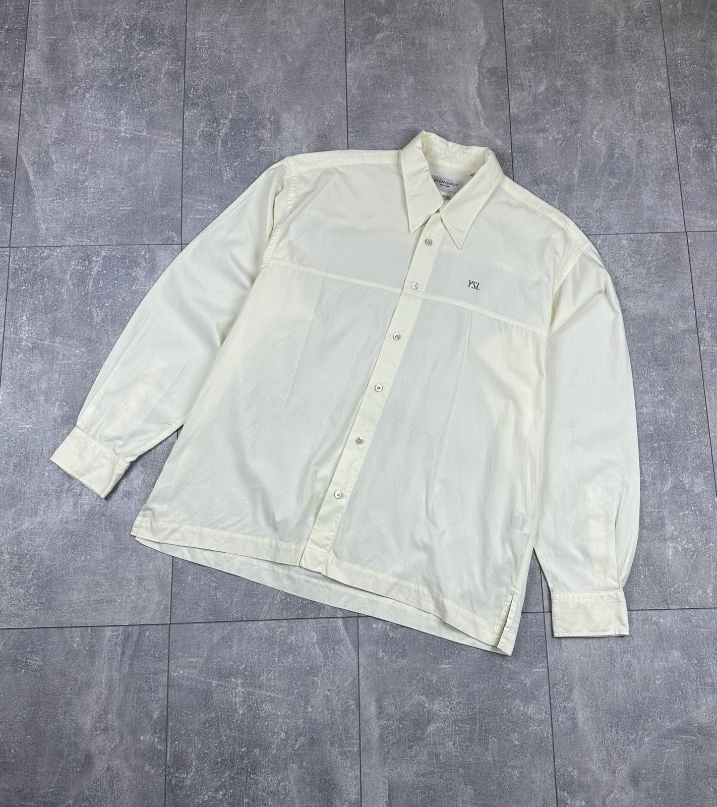 Camicie Yves Saint Laurent piccole con logo abbottonate taglia L