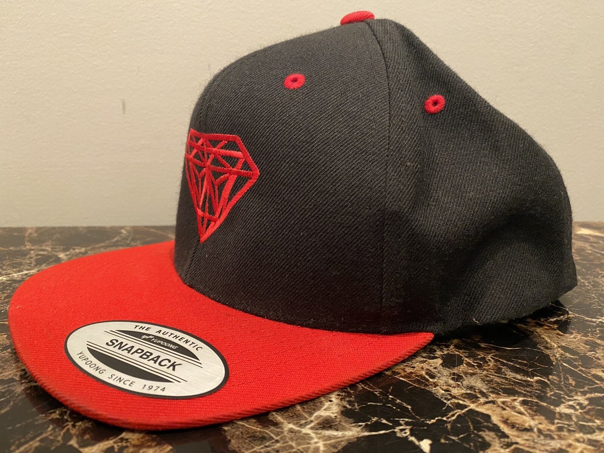 FLEXFIT Diamond Embroidered Flat Bill Snapback Hat Cap BLACK/RED NEW