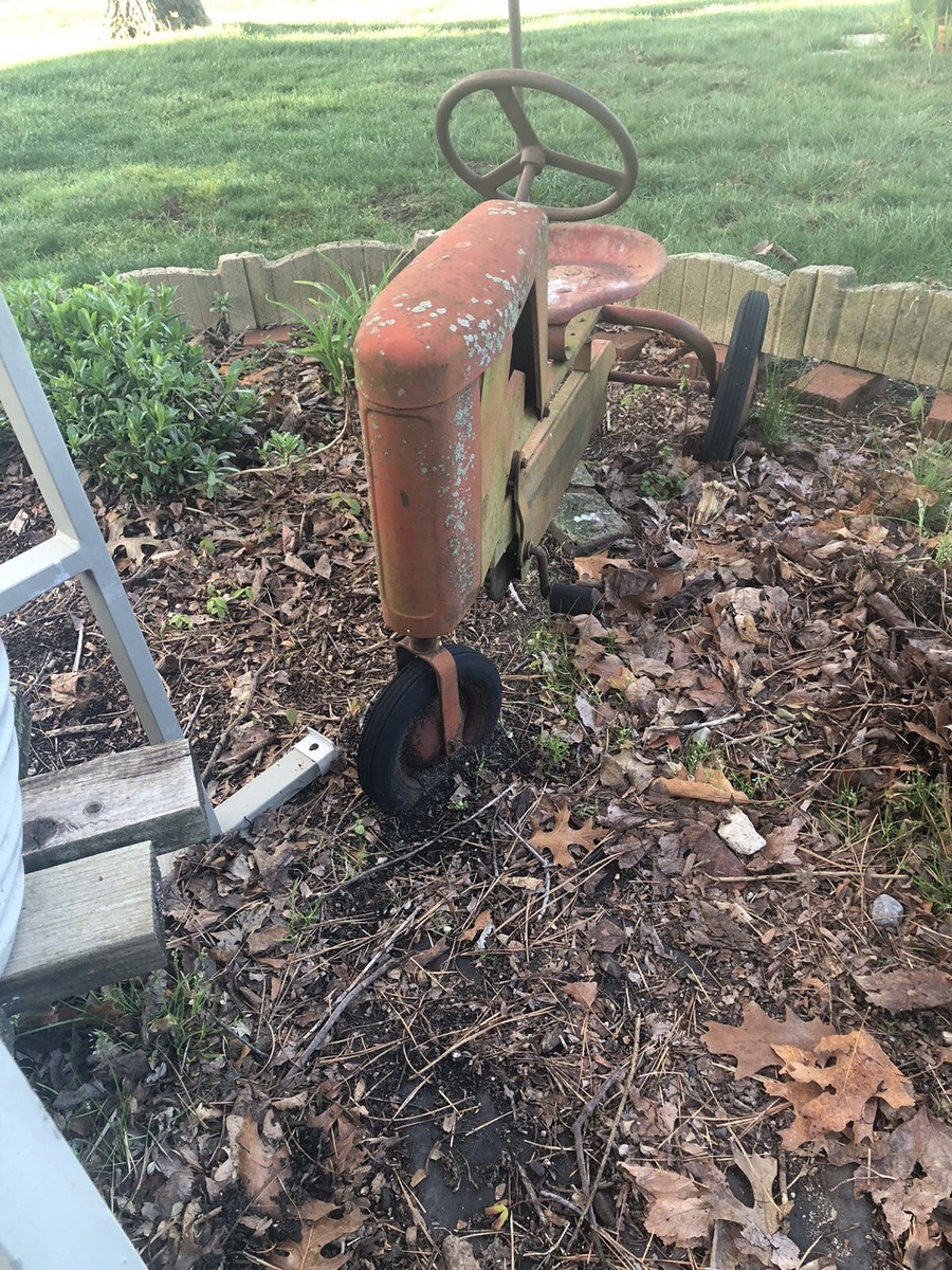 Vintage Early 1960’s AMF Rare “Orange” Metal Go Trac Chain Drive Pedal  Tractor