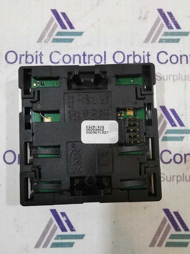LOT 2 PCS 2CDG 006 134 R0212 ABB 6128-84-500-101 ROOM TEMPERATURE CONTROLLER - Picture 3 of 4