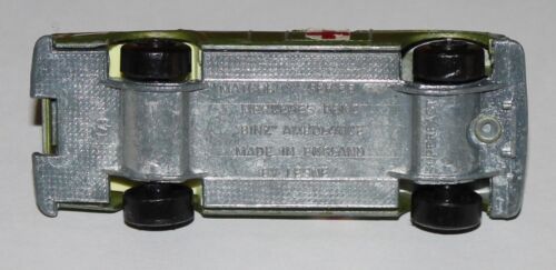 LESNEY "MATCHBOX" SERIES - MERCEDES-BENZ "BINZ" AMBULANCE - GREEN - SUPERFAST!! - Picture 6 of 6