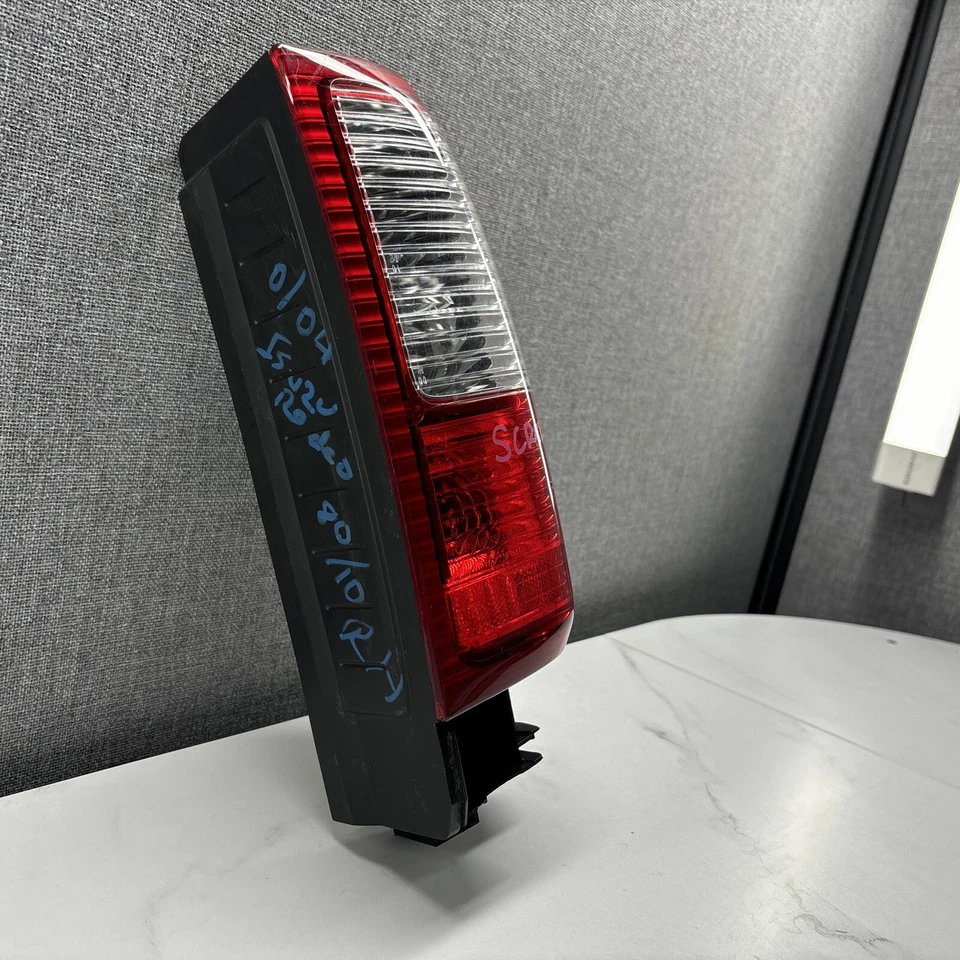 ISUZU RODEO 2000-2004 PASAJERO LUZ TRASERA DERECHA LUZ TRASERA LÁMPARA OEM Foto 2 de 4