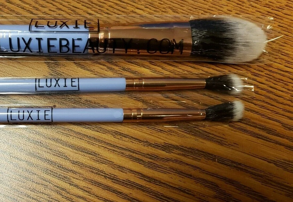 Juego de 3 cepillos de belleza Luxie 1 pinceles de mezcla Luxie #660 y 2 Luxie #237 💗 Foto 2 de 2