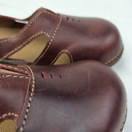 NWOB Duluth Trading Co Maroon Red Leather Ankle Strap Flat Shoes WO's Size 7.5 M - Picture 15 of 16