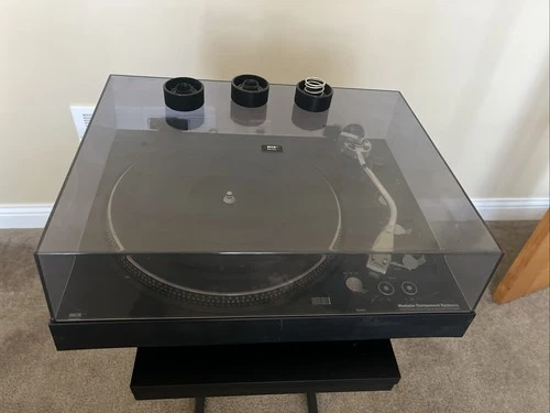 MCS 6700 (Technics) DIRECT DRIVE TURNTABLE WORKS!  Feet broken.