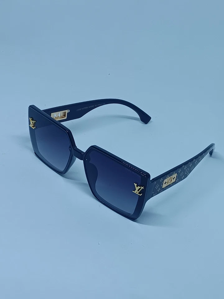 LOUIS VUITTON Oversized Square Luxury Black/Brown Sunglasses - Image 3 of 4