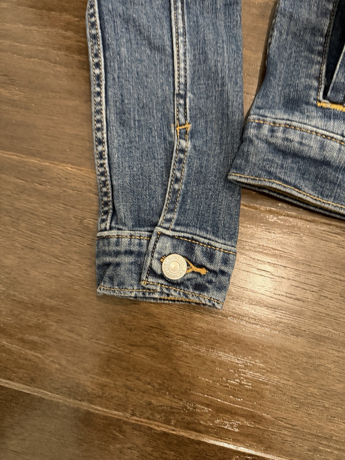 Levi's Women's Blue Button Front Collared Jean Ja… - image 15