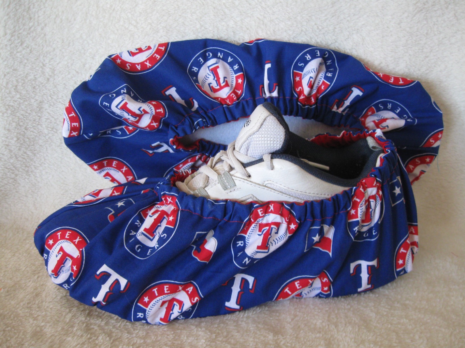 MLB Texas Rangers bowling shoe cove Men's size 10-12 cotton, lined, vinyl soles.