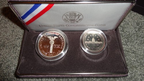 1989 U S Congressional Coins Commemorative Proof Silver Dollar and Clad Half - Picture 2 of 5