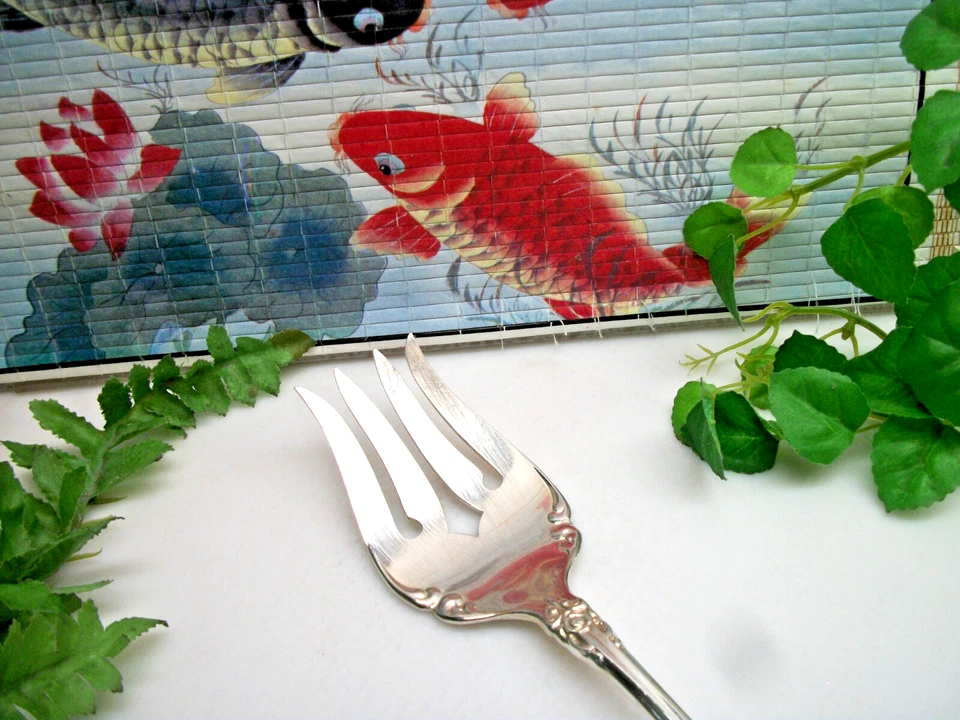 Oneida Community ROYAL GRANDEUR Silverplate Cold Meat Serving Fork 1975 - Image 2 of 4