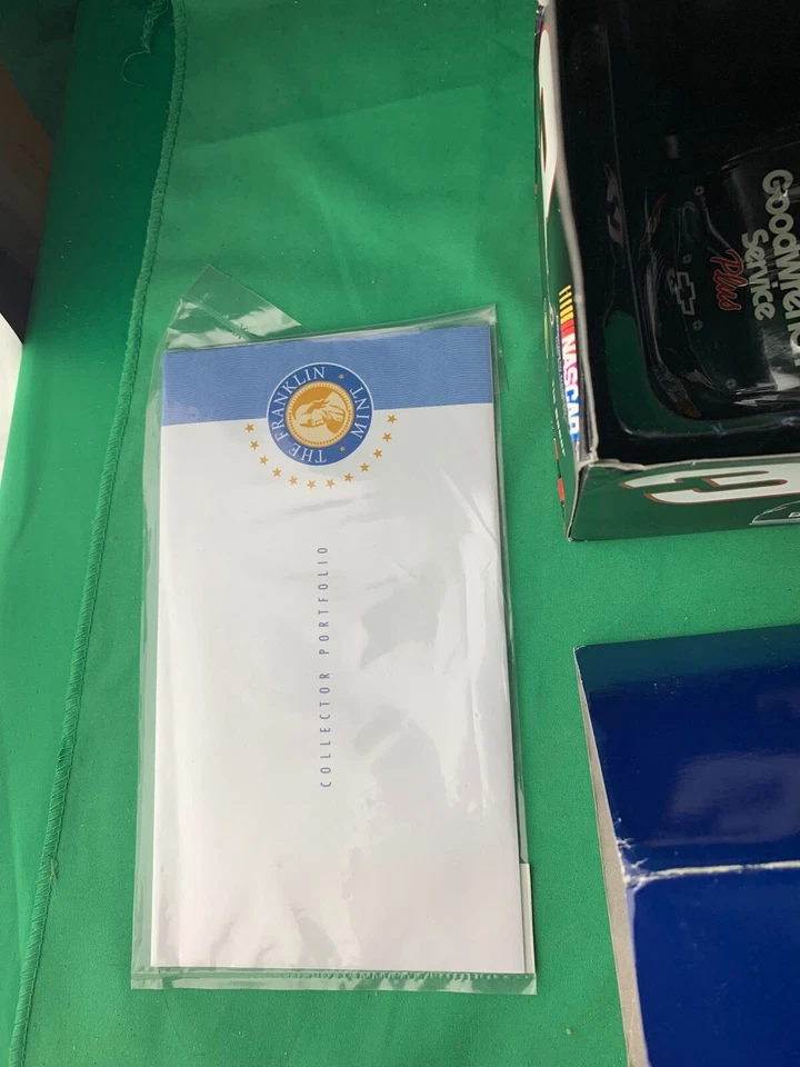 Franklin Mint Dale Earnhardt #3 Ceramx 1:24 Scale Diecast Model 2001 NASCAR Car - Image 4 of 4