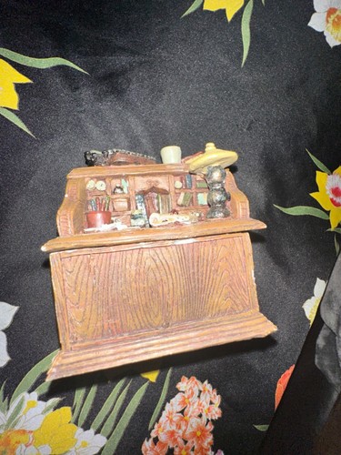 Uniquely Detailed Resin Busy Work Desk Keepsake Jewelry Trinket Box 3.5" X 2.5" - Picture 10 of 10