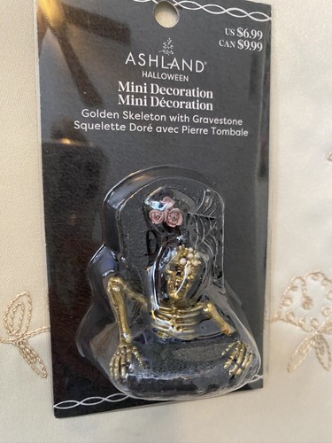ASHLAND HALLOWEEN MINIATURES GROUNDBUSTER SKELETON WITH GRAVESTONE ~ NEW IN PKG - Picture 2 of 5