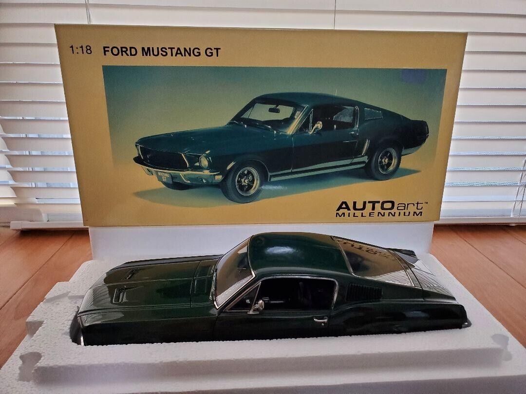 1/18 AUTOart Ford Mustang GT 1968 STEVE McQUEEN Green w/ Box 1/18 AUTOart Ford Mustang GT 1968 STEVE McQUEEN Green w/ Box