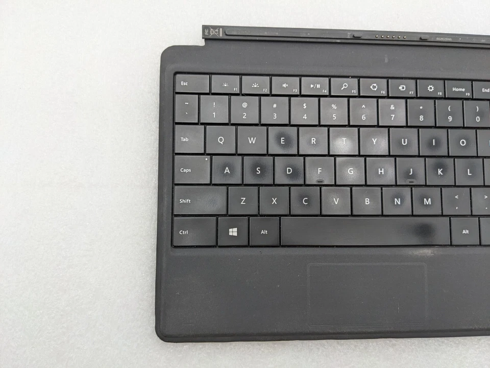 Teclado Microsoft Surface Tipo Cubierta Modelo 1561 Negro - Envío Gratis Foto 3 de 4