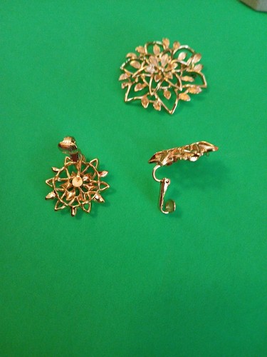 Vintage Sarah Cov Large Flower Brooch With Matching Clip on Earrings - Picture 7 of 7