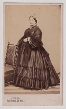 CDV E.Fixon à Paris - Une dame pose - Vintage albumen print c.1868