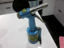 CENTRAL PNEUMATIC AIR HYDRAULIC RIVETER No. 93458 AIR INLET 1/4"