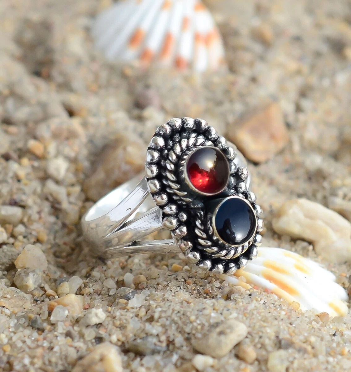 Garnet and onyx ring online