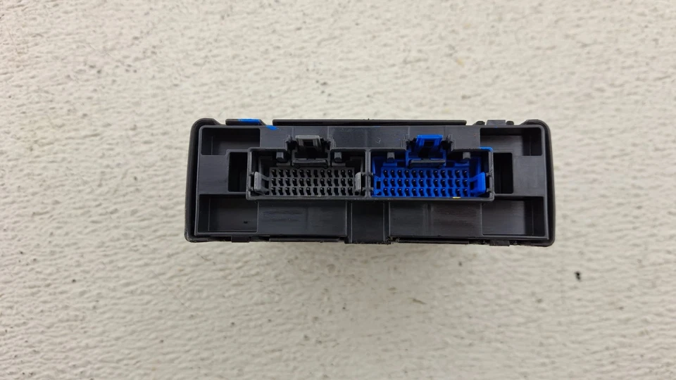 Módulo de control de puerta de enlace de navegación Buick Enclave 2020-2021 OEM 13536789 Foto 2 de 4