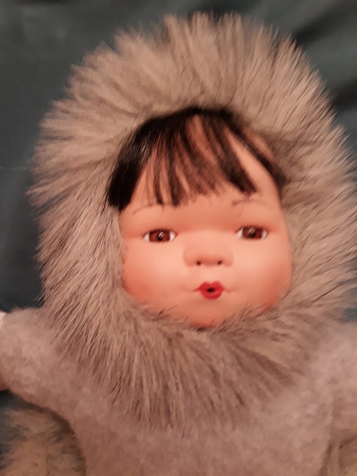 VINT 1995 ESKIMO PORCELAIN DOLL 13 " LITTLE SNOW FLOWER SILVER GREY