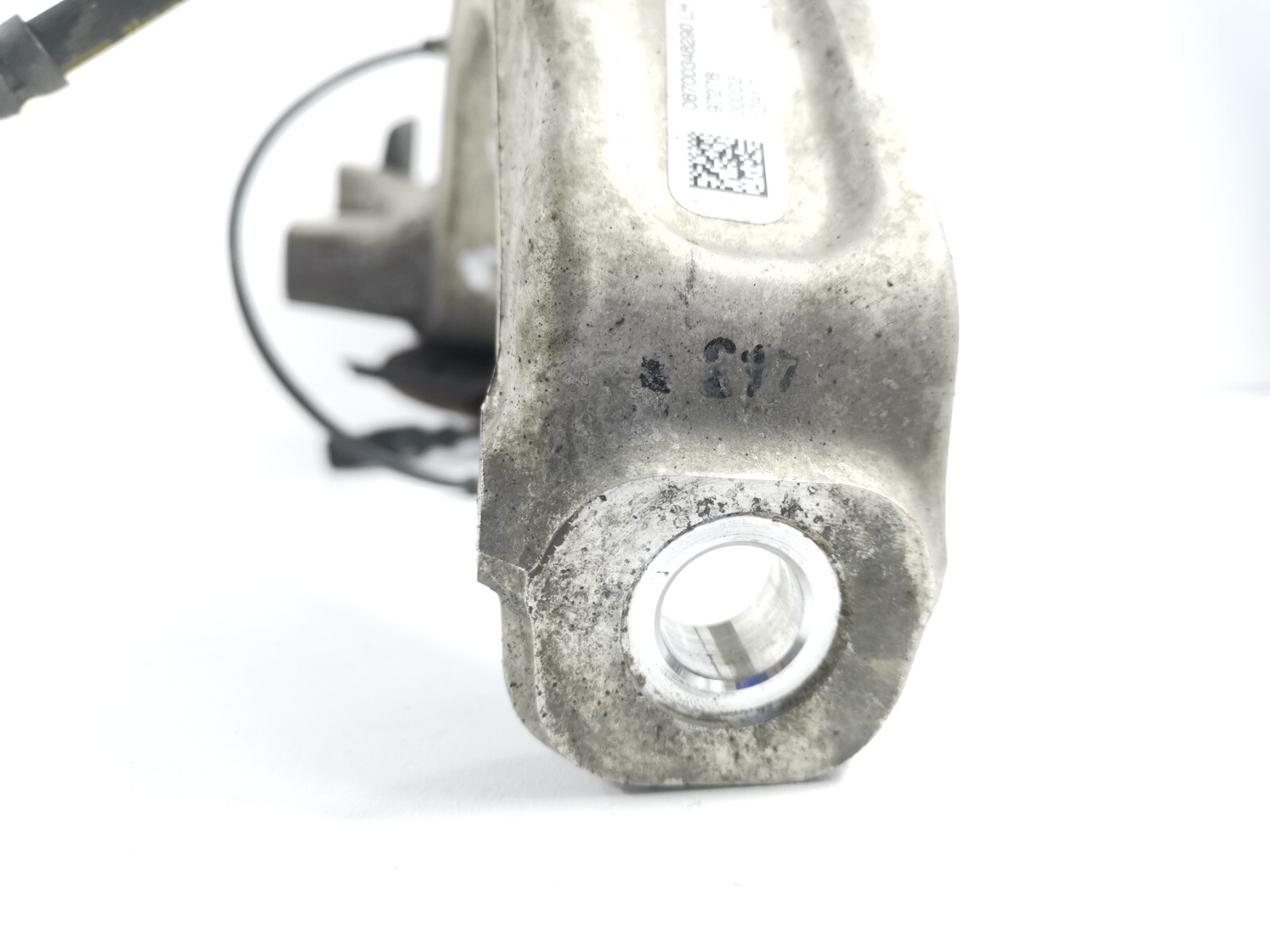 17-20 MASERATI Levante FRONT LEFT DRIVER SIDE SPINDLE KNUCKLE HUB 670034829