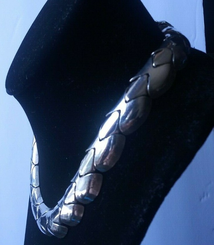 SILVER HALF MOON INTERLOCKING LINK CHOKER, MID CE… - image 11