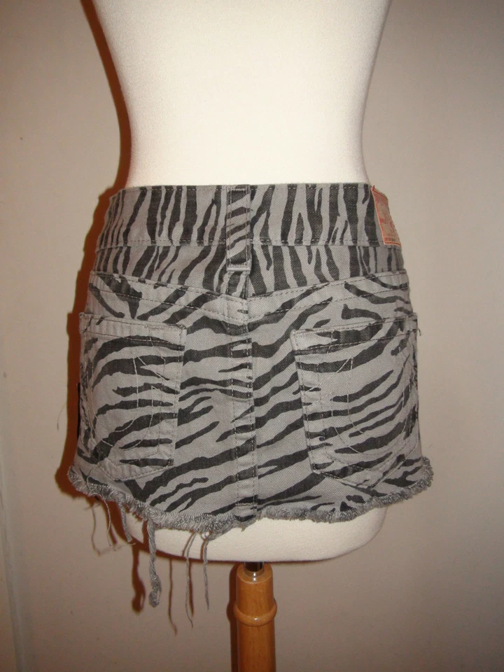 TRUE RELIGION MANDY ZEBRA SEAL Black Gray JEAN DENIM Short MINI SKIRT Size 29 - Image 2 of 3