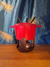 BELLA  Enamel Cast Iron Fondue Set With 3 Forks, Red, BLA-Q5294