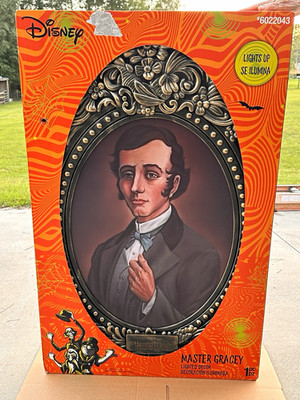 Disney Haunted Mansion Master Gracey LED Lighted Wall Decor Vertical Battery