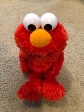 Sesame Street Love to Hug Elmo Talking Singing Hugging 14" Plush Toy Toddler