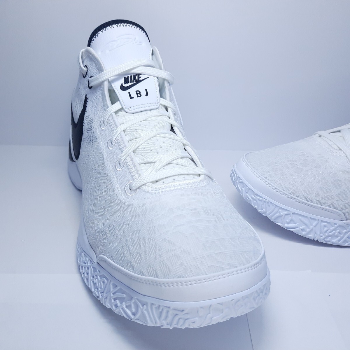 Men\'s Nike Zoom LeBron NXXT Gen TB Basketball Shoes White FN7092-100 Size 11M Nike Zoom LeBron NXXT Gen TB Basketball Shoes White FN7092  main image 2