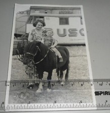 Altes Foto Zirkus Busch DDR, Kind auf Ponny (1)